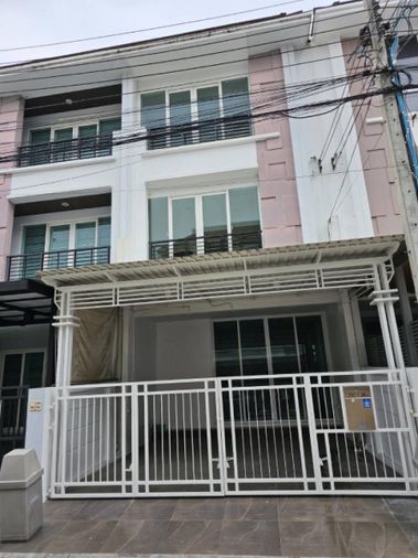 ให้เช่าทาวน์โฮม 3 ห้องนอน 180 ตร.ม. 20 ตร.ว. บ้านกลางเมือง เอสเซ้นส์ พระราม 9 - ลาดพร้าว