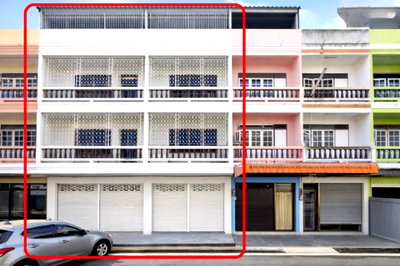 Shophouses for rent Chonburi : Lotus Chonburi 800m. 3-storey building, 2 booths, 3 bedrooms, Phraya Sajja Samet-Ang Sila, Narathamonthasevi, 4 bathrooms, near Central Chonburi, 1.2