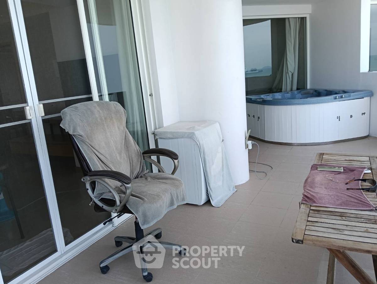 picture 17th-Floor 148 Sqm 2-BR At La Royale Beach Condo, Pattaya (ID 1937777) - 13/21