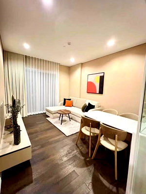 คอนโดให้เช่า : Available for rent! The Saint Residence. A Spacious 2 Bedroom with 72sqm. High floor best view. Fully furnished ready to move in.
