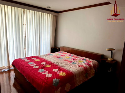 Condos for rent : ✨ For Rent: Asoke Place Condo ✨💰 Only 32,000 THB/month 