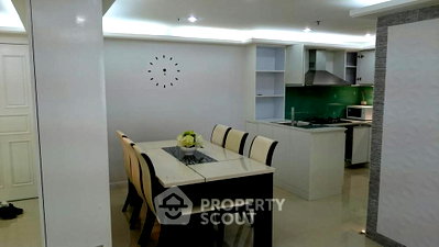 คอนโดให้เช่า : คอนโด 3-ห้องนอน ที่ สมคิด การ์เด้น คอนโดมิเนียม ใกล้ BTS ชิดลม (ID 323901)