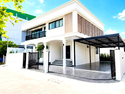 Houses for sale Bangkok : Detached house for sale : Soi Nawamin 127, Land area 66 square wah. 3 bedrooms 3 bathrooms 6 parking spaces, Fully furnished