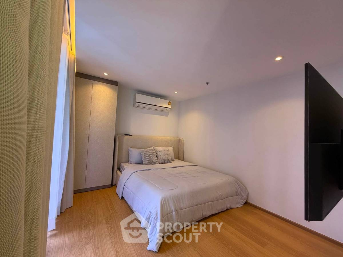 picture 27th-Floor 2-BR Asoke Place Near MRT Sukhumvit (ID 3217160) - 13/24