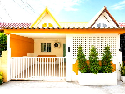 Townhouses for sale Nong Prue, Chonburi : Single-story townhome for sale, Daraphan 3, Pattaya, Bang Lamung, Chonburi.