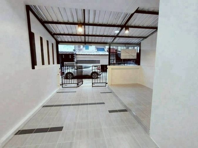 3-bed townhouse for sale, 20 sq wah, Suktawee Village