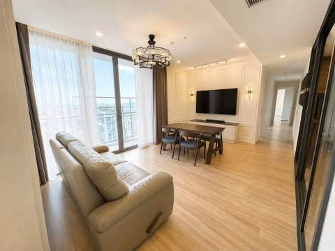 Available for rent! The Line Phahol-Pradipat. A Cozy spacious 3 Bedroom with 120 sqm.[Corner unit]. Best view high floor. Ready to move in.