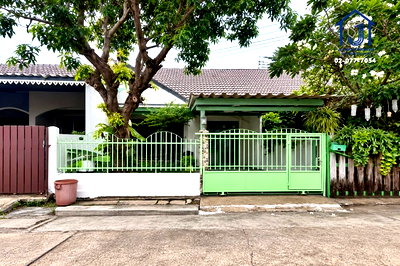 ทาวน์โฮม กรุงเทพมหานคร : ขายทาวน์เฮาส์ ชั้นเดียว 30 ตร.วา  หมู่บ้านทอรุ้ง ซอยนวมินทร์ 111 แยก 3-1 ใกล้เลียบด่วนเอกมัย-รามอินทรา