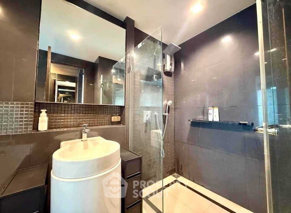 รูป คอนโด 1 ห้องนอน ชั้น 29 Rhythm Sathorn ห่าง BTS สะพานตากสิน 300 ม. (ID 3220254) - รูปที่ 9/10