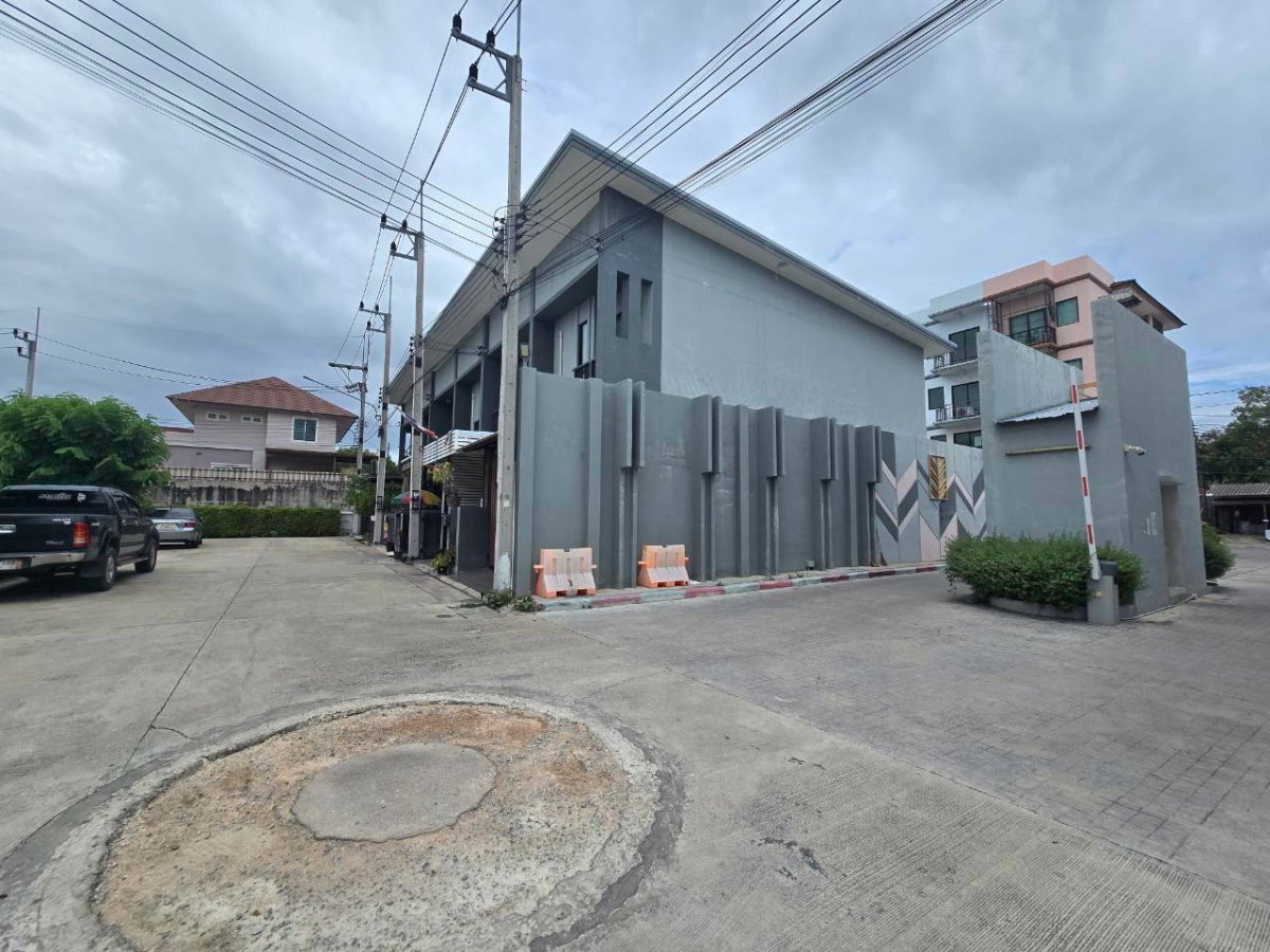 รูป ขายทาวน์เฮ้าส์ 2 ชั้น อ่างศิลา บ้านสวยทำเลหน้าสวน - รูปที่ 19/24