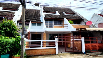 ทาวน์โฮม มหาวิทยาลัยศิลปากร เมืองทองธานี : ขายบ้าน townhouse 3 ชั้น ซอยแจ้งวัฒนะ14 หมู่บ้านพงษ์เพชรเคหะ