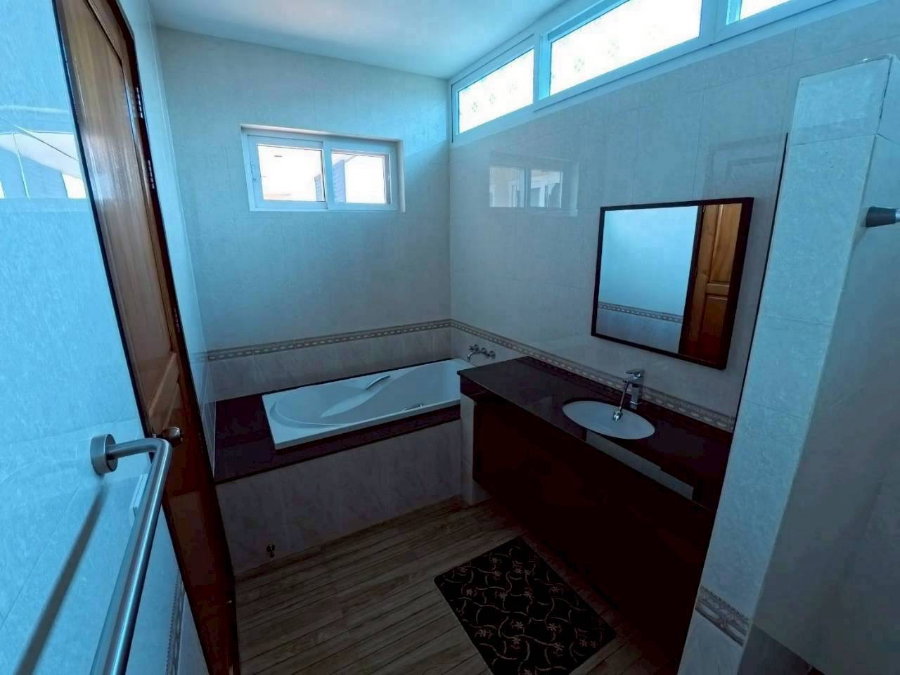 รูป ขายคฤหาสน์หรู 788 ตร.ว. Lakeside Villa 1 บางนา-ตราด กม. 5.5  - รูปที่ 28/36