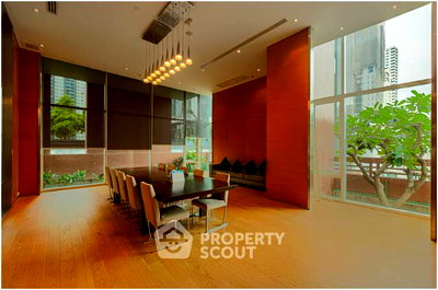 คอนโดให้เช่า : เลี้ยงสัตว์ได้ คอนโด 2 ห้องนอน Fullerton Sukhumvit ใกล้ BTS เอกมัย (ID 3218642)