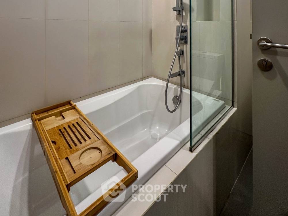 รูป คอนโด 1 ห้องนอน ชั้น 18 Oka Haus Sukhumvit 36 ใกล้ BTS ทองหล่อ (ID 2047650) - รูปที่ 4/19