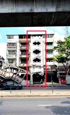 Shophouses for rent Rama 6 Road : 🔥 Rare Item for Rent! Shophouse right next to BTS Saphan Khwai station (0 meters). Prime Location!