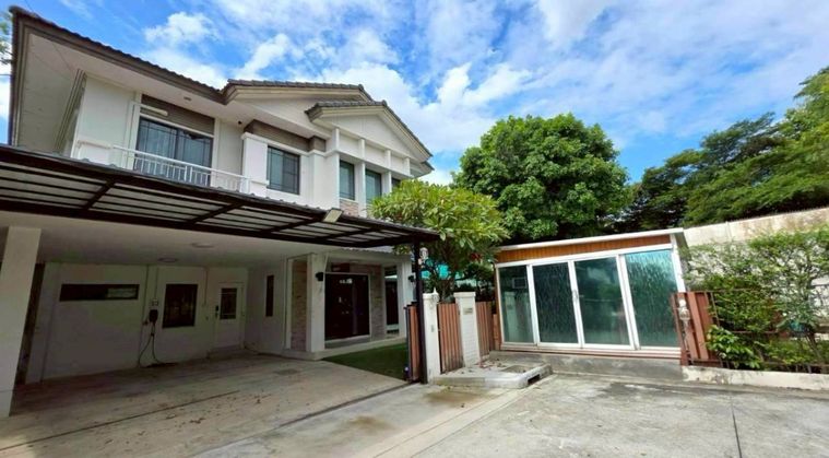 ให้เช่าบ้านเดี่ยว 6 ห้องนอน 300 ตร.ม. 87 ตร.ว. มัณฑนา เลค วัชรพล