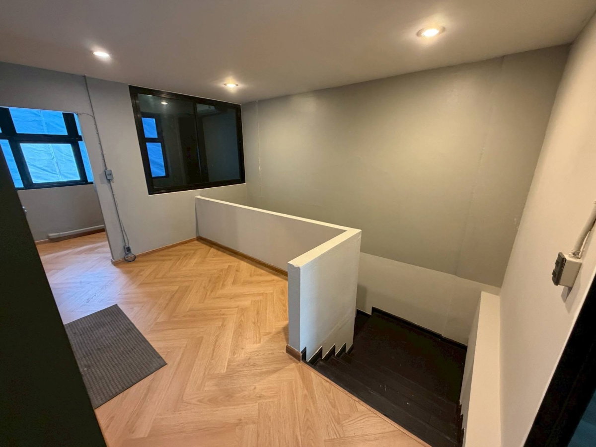 รูป #HHR83 ให้เช่า อาคารพาณิชย์ 3 ชั้น📍ทำเลเอกมัย 12 ใกล้ Donki Mall  - รูปที่ 8/10
