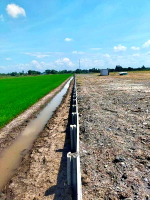 ที่ดิน นิคมอุตสาหกรรมเอเซียสุวรรณภูมิ : ขายที่ดิน 1 ไร่ ต.เกาะไร่ อ.เมืองฉะเชิงเทรา โฉนดครุฑแดง ติดถนน ไฟฟ้า-น้ำพร้อม 2.5 ล้าน โทร 081-399-3865 คุณอ้อม @line : nooknon24