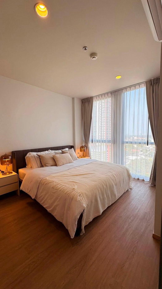 picture The Issara Sathorn - 12/18