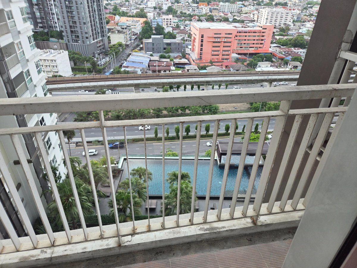รูป ขาย 1 ห้องนอน ชั้น 16 (วิวสระ) พร้อมที่จอดรถ (FIX) คอนโด The Parkland Grand Taksin - รูปที่ 11/11