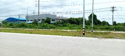 ขายที่ดิน : ขายที่ดิน6ไร่ติดถนน365........