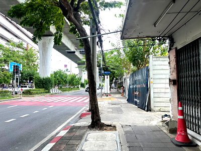 Land for rent Rajabhat Thonburi University : Land for rent, approximately 1070 sq m, Charan, near MRT Charan 13,  opposite Siam Technology College.