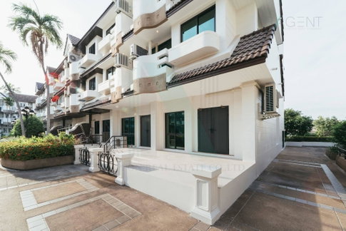 📌 For Sell Town house REGENT 71 PLACE 3-story 5 bedroom 6 bathroom