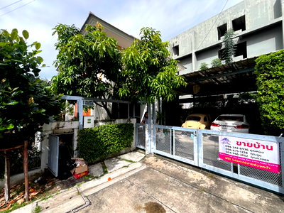 ขายบ้านเดี่ยว : 🟡ขายด่วน ราคาสุดคุ้ม!!! บ้านเดี่ยว หมู่บ้าน De Tawan Village (หมู่บ้านเดอตะวัน) พร้อมระบบโซลาร์เซลล์และหัวชาร์จ EV    ✅ใกล้สิ่งอำนวยความสะดวกครบครัน