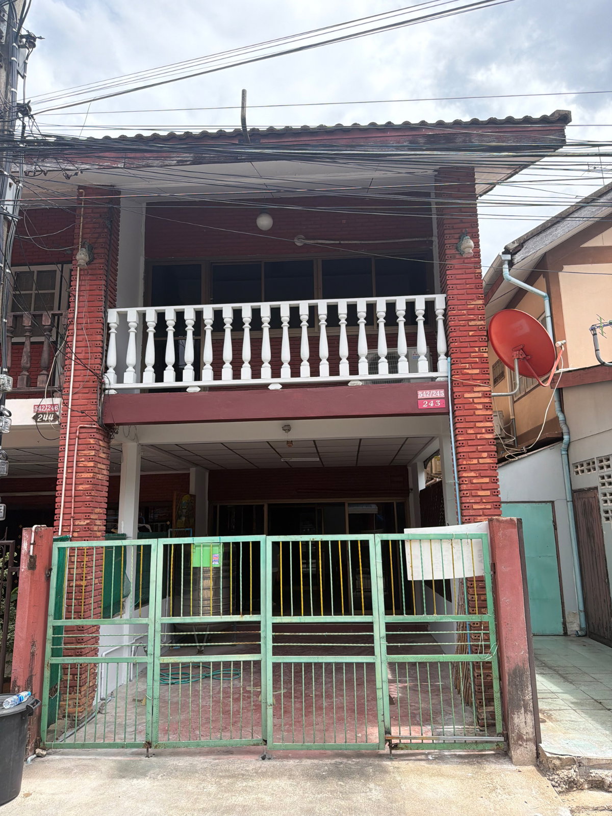 ขายทาวน์เฮ้าส์ 2 ชั้น หมู่บ้านฉัตรแก้ว #แฮปปี้แลนด์ 2 ห้องนอน 2 ห้องน้ำ 