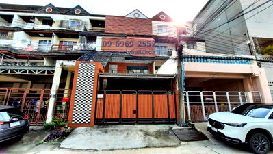 Townhouses for rent Srinagarindra Road : For Rent-Townhouse 4 storey (Varathorn Ville Pattanakarn 44) Near The Nine Rama9