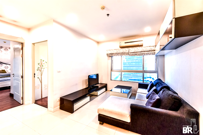 Condos for sale : Convenient Travel, Great Value per Square Meter Q House Condo Sathorn near BTS Krung Thonburi