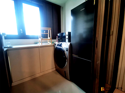 Condos for sale : XT Huaikhwang near MRT Huai Khwang Station Location Near Employment, Surrounded by Lifestyles