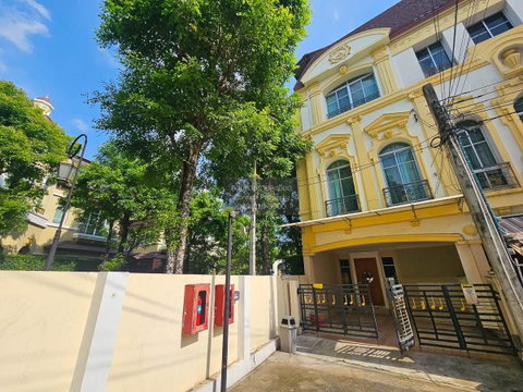 เช่าทาวน์เฮ้าส์/ทาวน์โฮม บ้านกลางกรุง พระราม 3 ช่องนนทรี เขต ยานนาวา กรุงเทพ CX-171036 ✅ ทักไลน์ @connexproperty ตอบทันที ทีมงานมืออาชีพ ✅