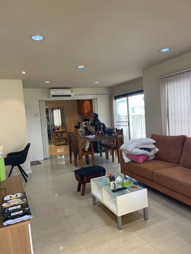 ขายทาวน์โฮม 3 ห้องนอน 240 ตร.ม. 40.3 ตร.ว. เขตหลักสี่