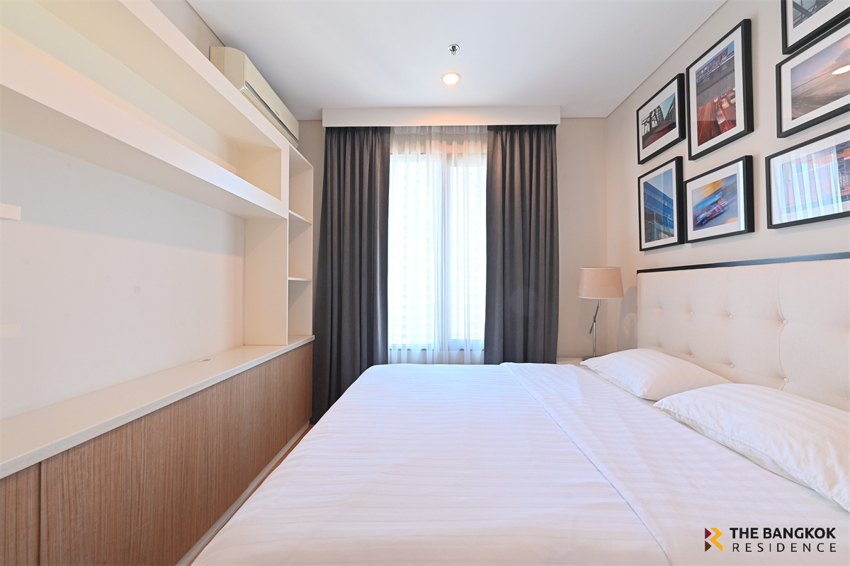 picture Easy Travel, Fully Utilized Space Villa Asoke near MRT Phetchaburi Station - 1/10