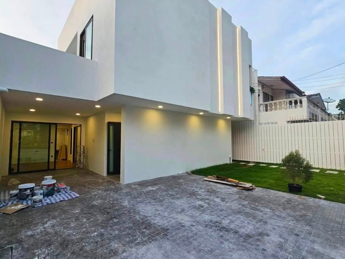 รูป 🏡 บ้านเดี่ยวรีโนเวทใหม่ | โชคชัย 4 – ลาดพร้าว - รูปที่ 2/9