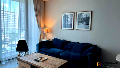 Condos for sale : The Room Sukhumvit 69 near BTS Phra Khanong Location Near Employment, Surrounded by Lifestyles