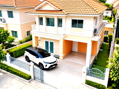 Houses for rent Lumlukka Road : Maruay Market, Hathairat. 2-story detached house for rent. 3 bedrooms, 2 bathrooms. 900m from Safari World.