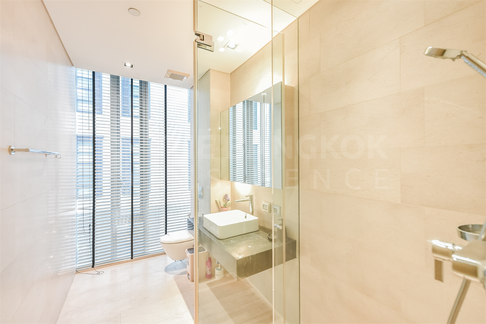 Location Near Employment, Surrounded by Lifestyles Saladaeng residences near MRT Silom Station