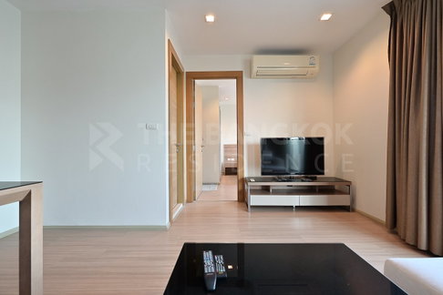 Surrounded by Facilities RHYTHM Ratchada-Huaikhwang near MRT Huai Khwang Station