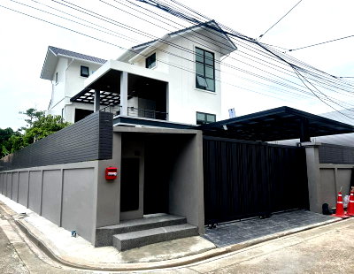 Houses for rent Wong Sawang Road : 3-story detached house for rent in a prime location near Bang Pho MRT station.