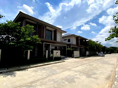 บ้านเดี่ยวให้เช่า : ให้เช่าบ้านเดี่ยว บุราสิริ กรุงเทพกรีฑา 4 ห้องนอน Fully Furnished ใกล้ Brighton College และ Wellington College