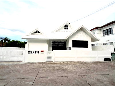 Houses for sale Modern Gems Shopping Mall : For Sale House , Central Park 4/2 Village , Nong Prue , Bang Lamung , Chon Buri , CX-171114 ✅ Live chat with us ADD LINE @connexproperty ✅
