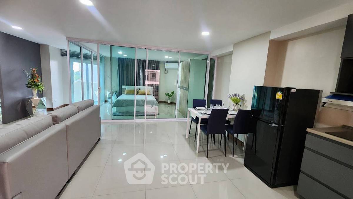 รูป คอนโด 2 ห้องนอน Grand View Condo ขายย่านบ้านอำเภอ (ID 3223282) - รูปที่ 2/9