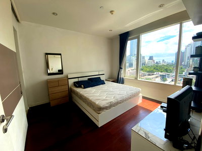 Condos for rent : P-56139 🔥 📍 Manhattan Chidlom 12th Floor 58 sq.m. (Fully Furnished Near BTS Chidlom) Condo For Rent Line ID: @easythaihome 085-592-2897