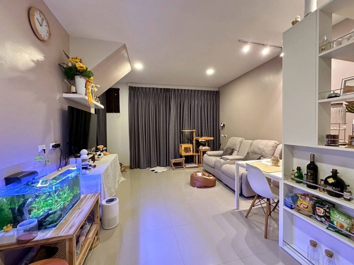รูป 🟠ขายด่วน !! หมู่บ้านคาซ่า ซิตี้ เทิดราชัน  Casa City Therdrachan บ้านสภาพสวย ต่อเติมครบพร้อมเข้าอยู่ได้ทันที  ทำเลศักยภาพ✅ใกล้สนามบินดอนเมือง - รูปที่ 4/9