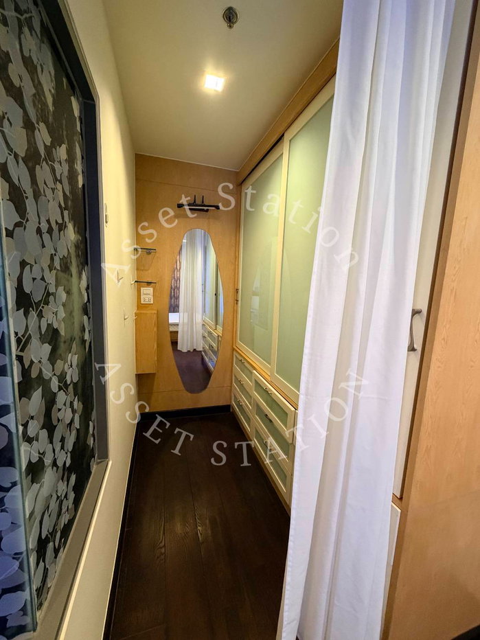 picture IDEO Q PHAYATHAI | ð
100 meters from BTS Phaya Thai Station - 7/8