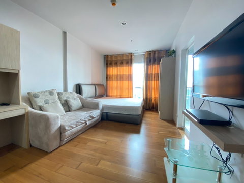 Hive Sathorn-taksin condo for rent