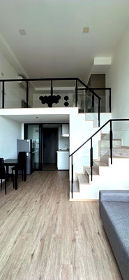 Condos for rent : 🛋️💗 The Rich Rama 9-Srinakarin 💗🛋️ 2-story loft, clean room, fully furnished, ready to move in🔥🔥 LINE ID: @471ovhib 📲