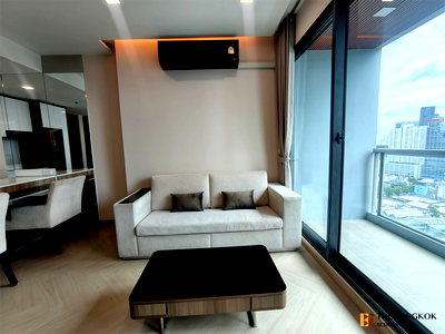 Condos for rent : Room available, ready to move in The Address Sathorn 12 near BTS Saint Louis
